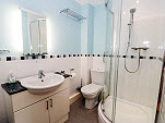 Manaros - Uwchmynydd Bathroom